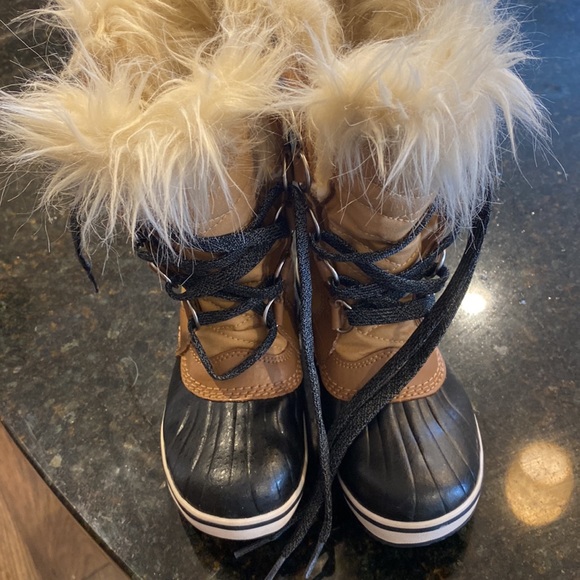 Little girls sorel boots - Picture 3 of 4
